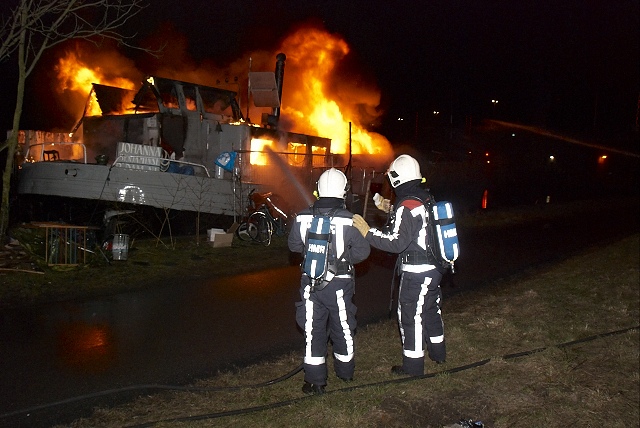 2010/60/20100315 005 Scheepsbrand Nieuwemeerdijk.jpg